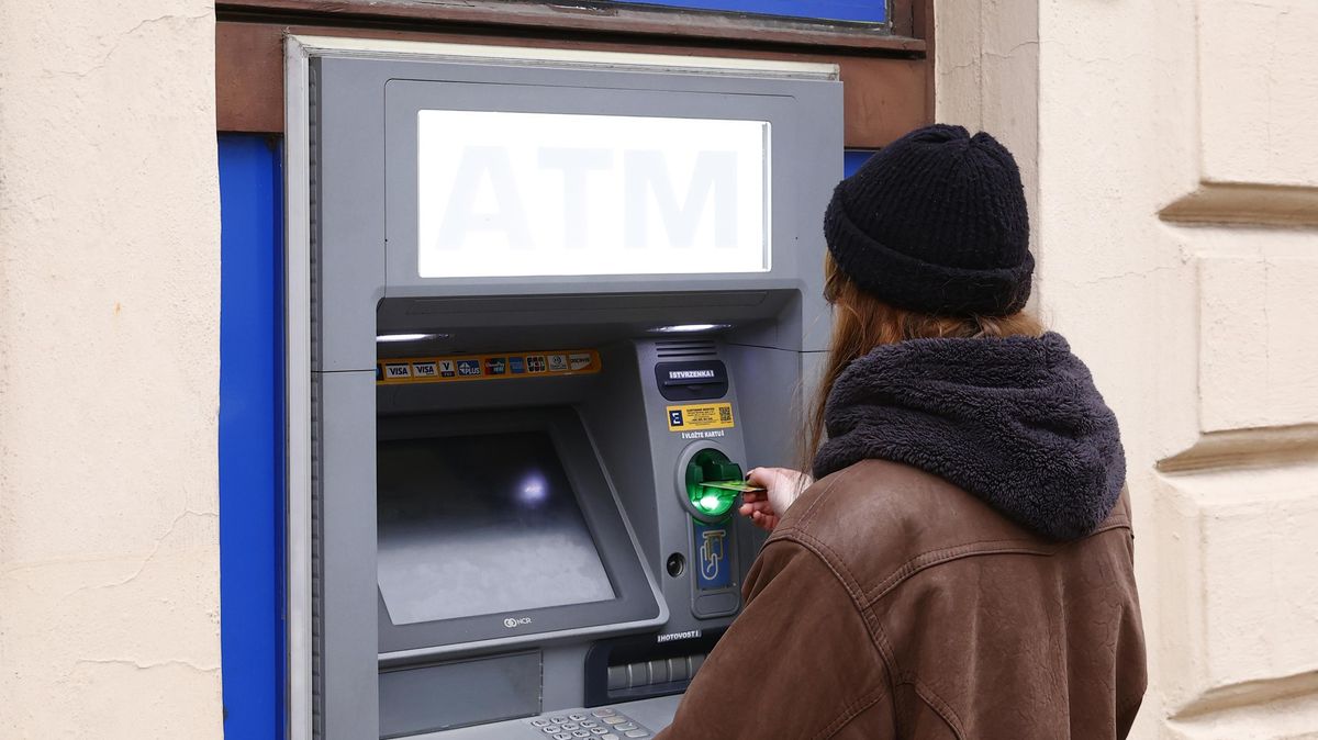 Pozor na bankomaty Euronet. Účtují poplatek za nevyžádanou službu